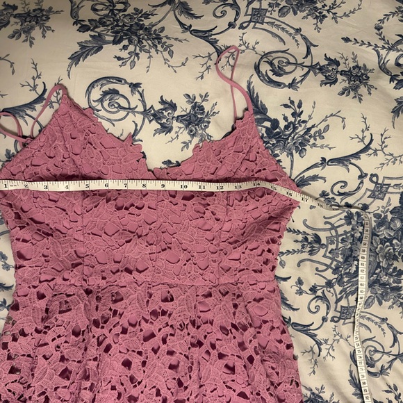 ASTR Lace Midi dress light orchid 🌸 - Picture 9 of 9